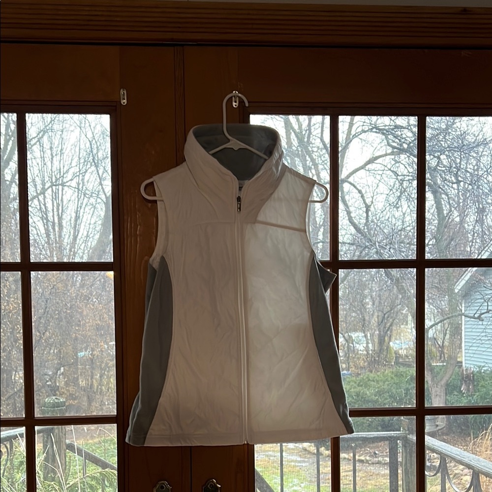 White and Gray Sleeveless Zip-Up Lightweight Grey and White Vest